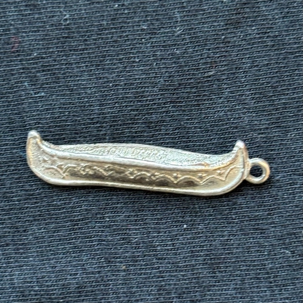 Sterling Silver Vintage Canoe Kayak Row Boat Bracelet Charm Pendant 2.15g